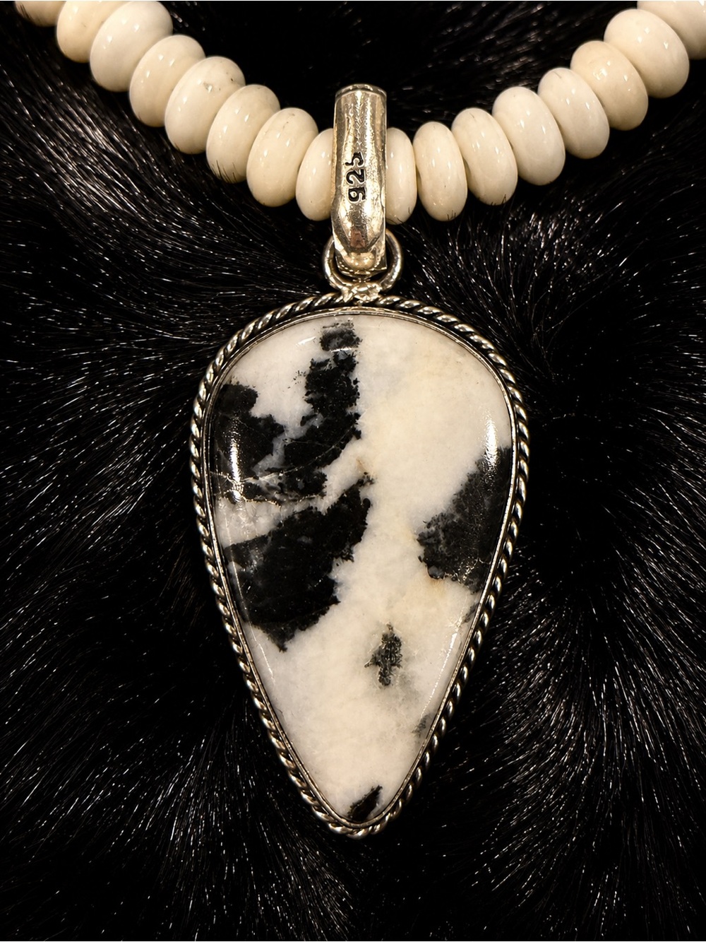 Black and Cream Dendritic Pendant Bead Necklace - Women Jewelry